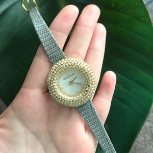 Watch: Crystal, mother of pearl lizard strap🦎